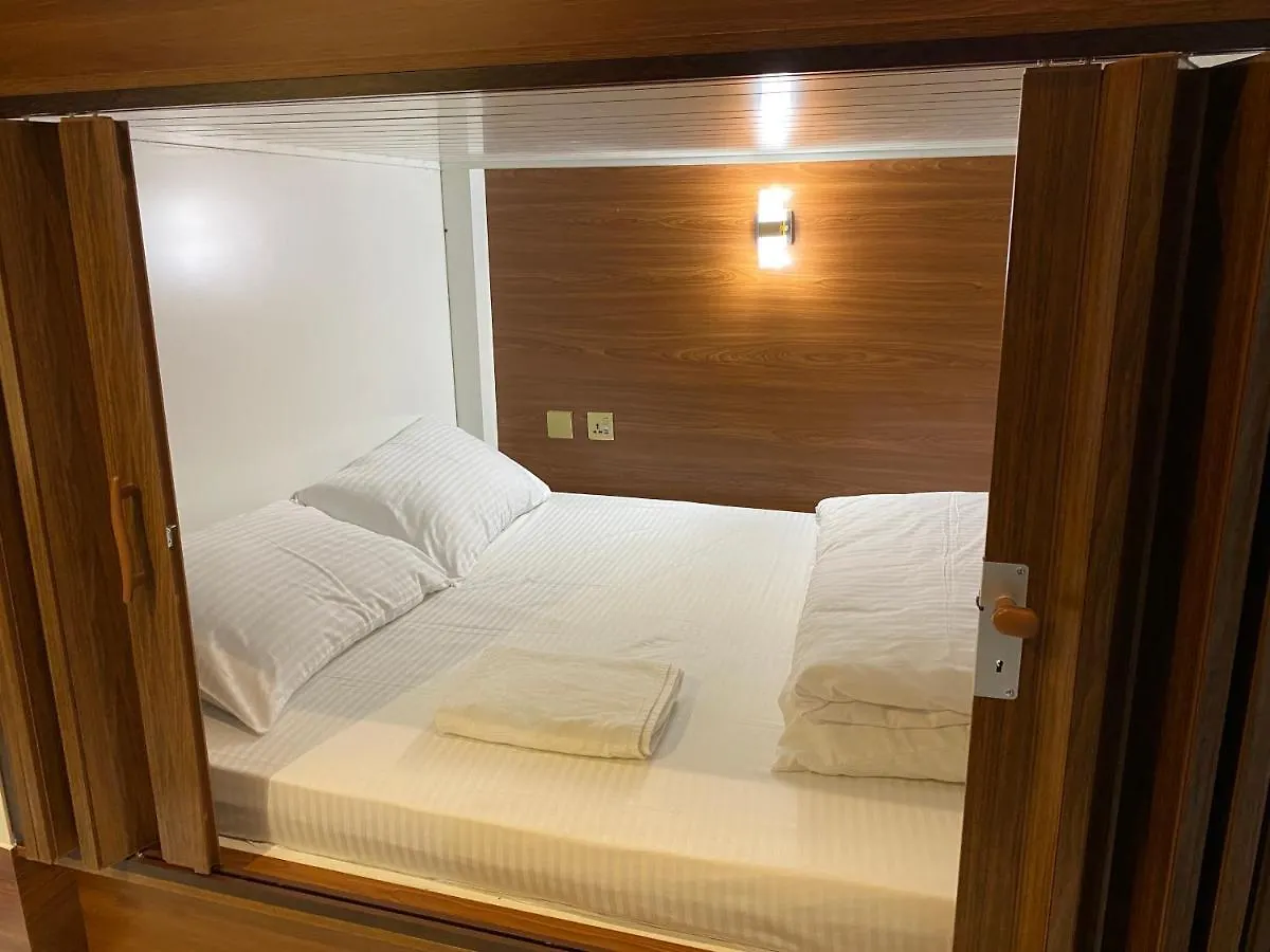 Yoi Pod Hostel - Deira Al Rigga Dubai