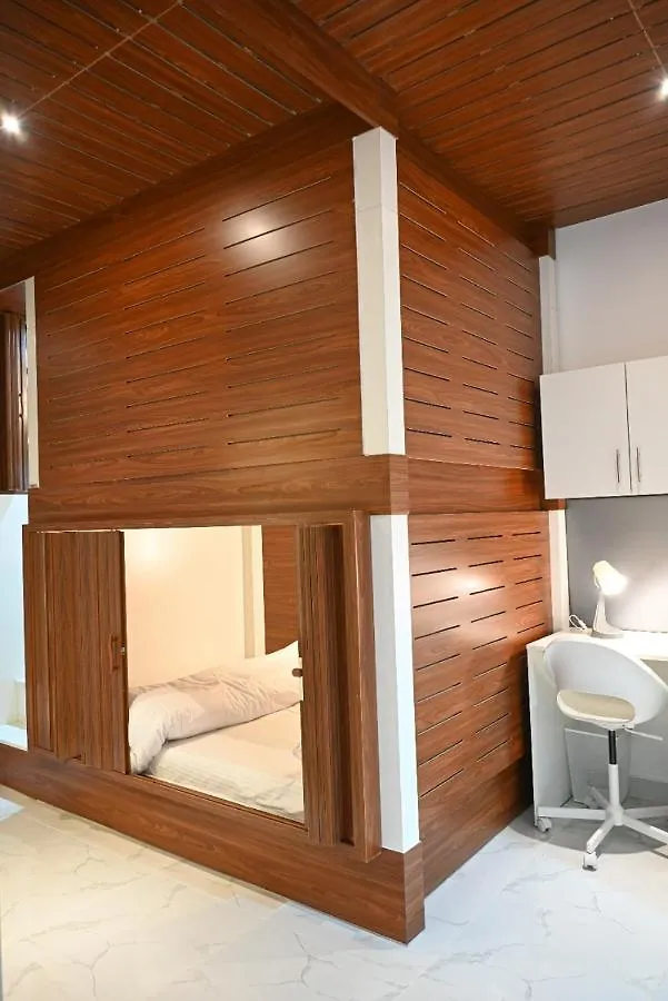 Yoi Pod Hostel - Deira Al Rigga Dubai